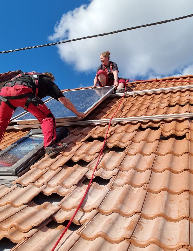 Thermische Solaranlagen Und Photovoltaikanlagen Vom Fachbetrieb